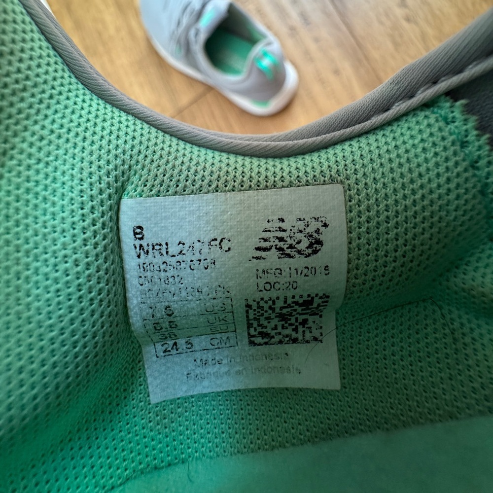 New Balance 247 - Picture 7 of 7